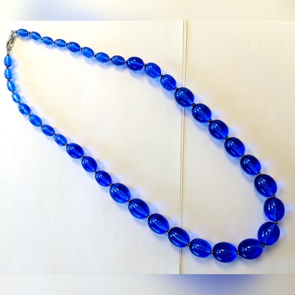 Beautiful Vintage MONET Blue Lucite Necklace Like New - Picture 3 of 10